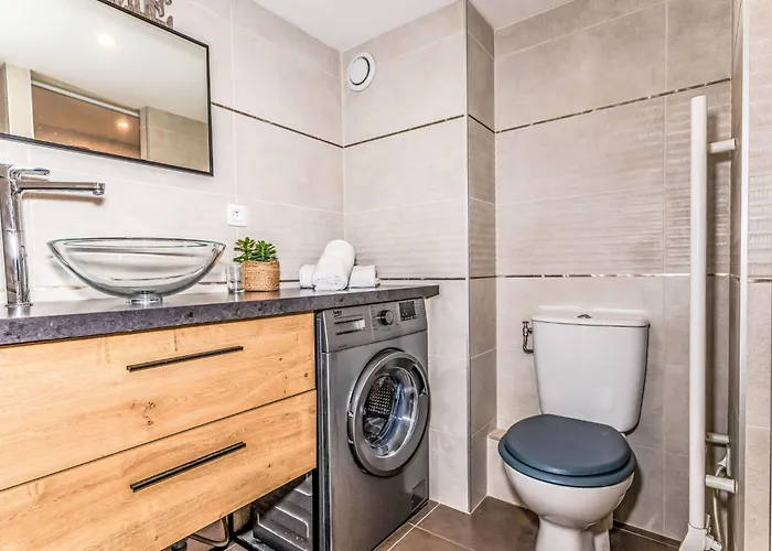 J6 174 L'esquinade By Interhome *